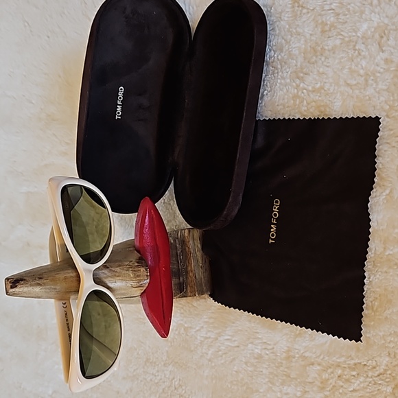 TOM FORD Authentic Ivory Sebastian Sunglasses with Case VGUC - Picture 2 of 12